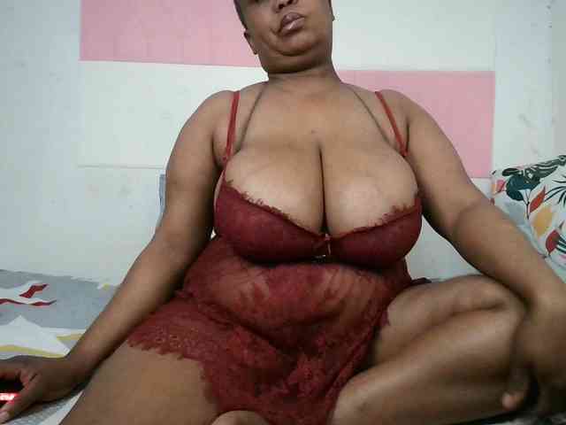 BIGTITTISXX webcam