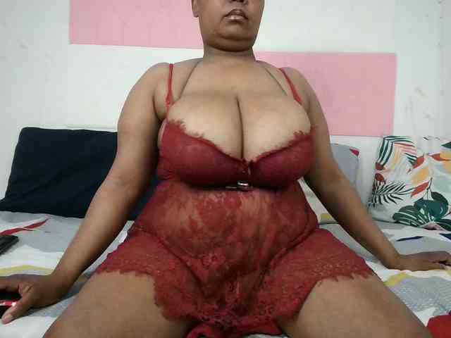 BIGTITTISXX webcam