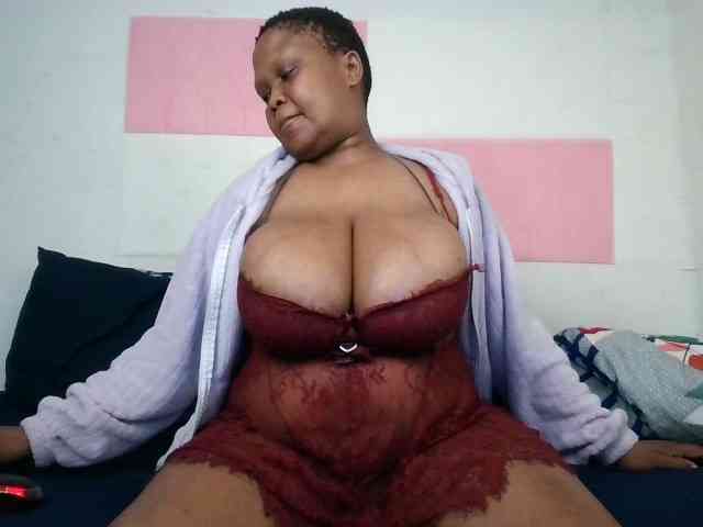 BIGTITTISXX webcam