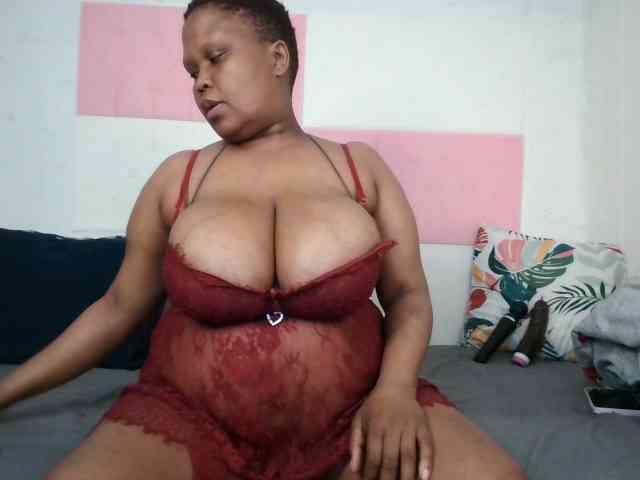 BIGTITTISXX webcam