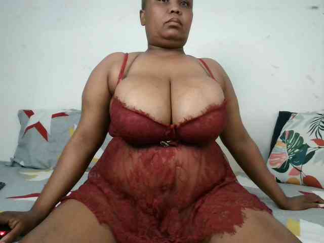 BIGTITTISXX webcam
