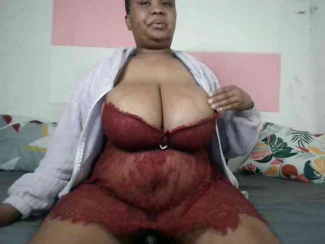 BIGTITTISXX webcam