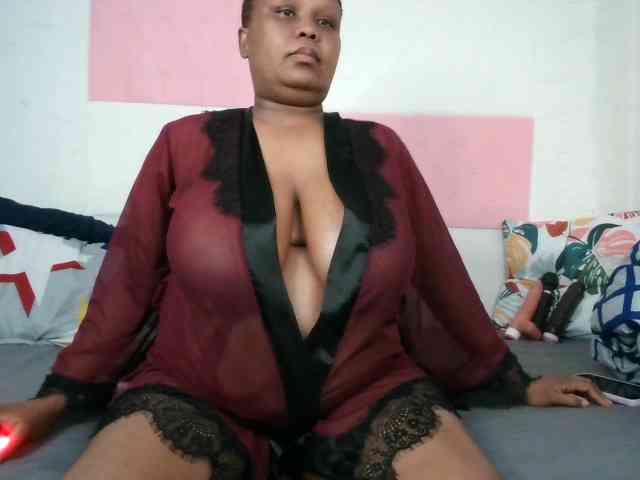 BIGTITTISXX webcam