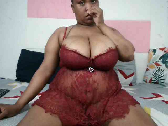BIGTITTISXX webcam