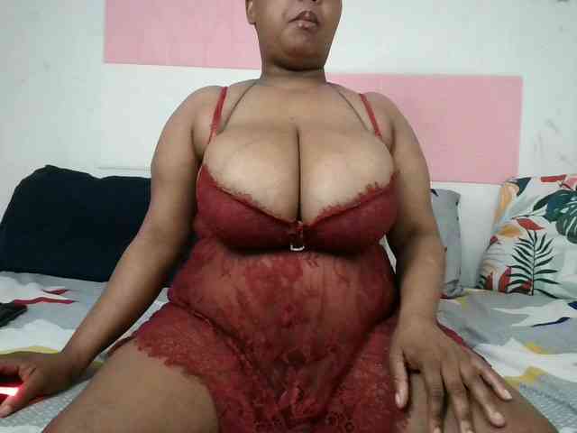 BIGTITTISXX webcam