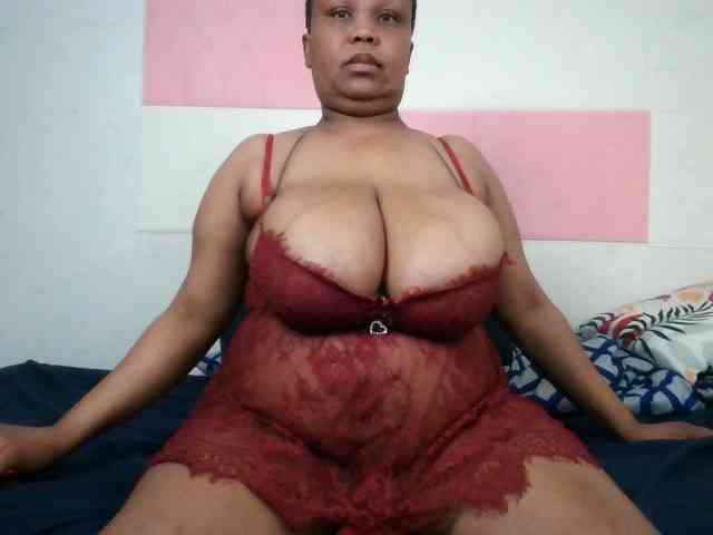 BIGTITTISXX webcam