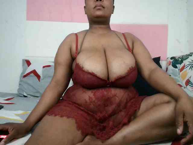 BIGTITTISXX webcam