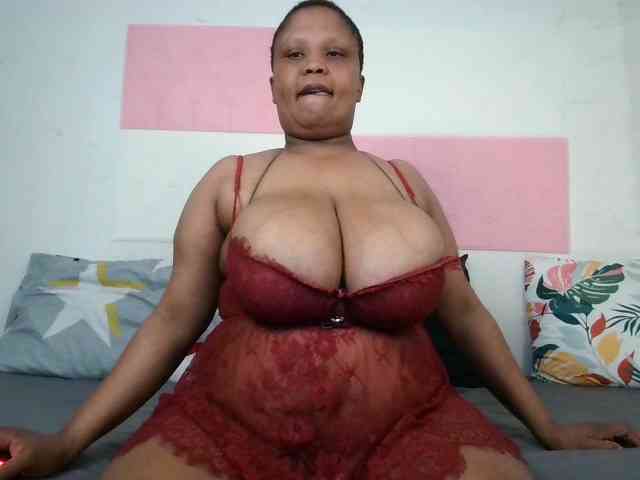 BIGTITTISXX webcam