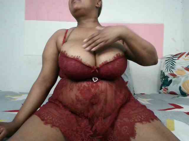 BIGTITTISXX webcam