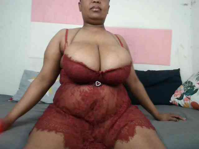 BIGTITTISXX webcam