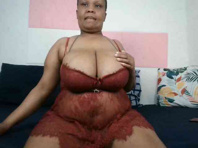 BIGTITTISXX webcam