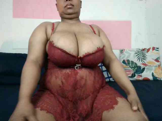 BIGTITTISXX webcam