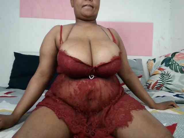 BIGTITTISXX webcam