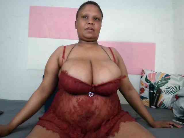 BIGTITTISXX webcam