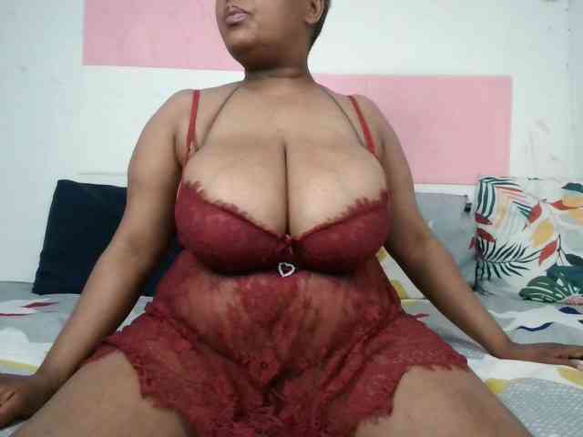BIGTITTISXX webcam