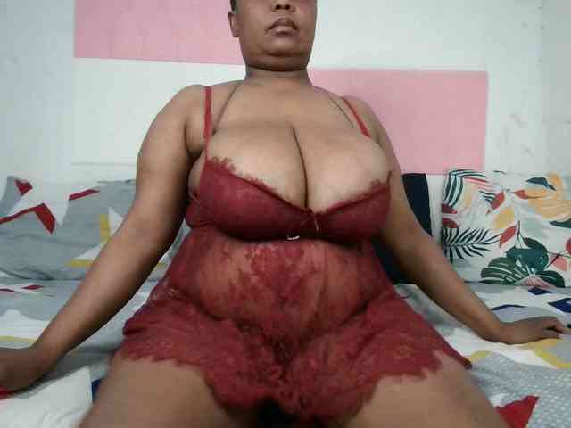 BIGTITTISXX webcam