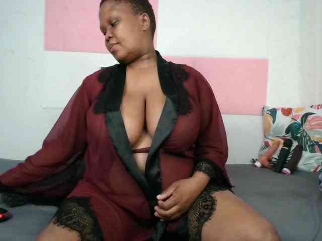 BIGTITTISXX webcam