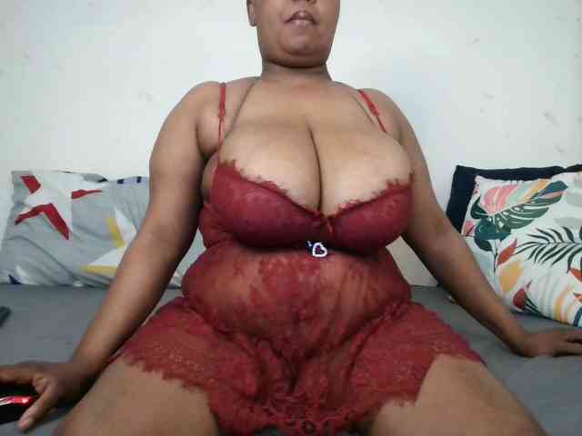 BIGTITTISXX webcam