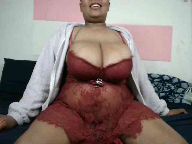 BIGTITTISXX webcam