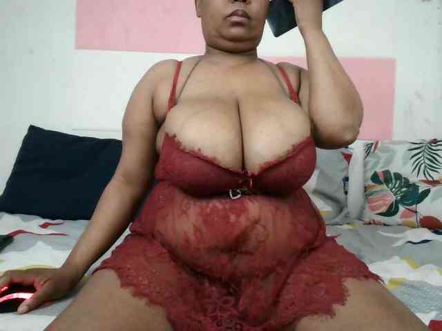 BIGTITTISXX webcam