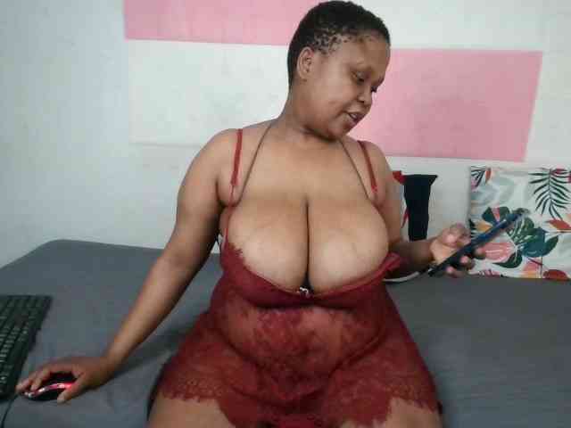 BIGTITTISXX webcam