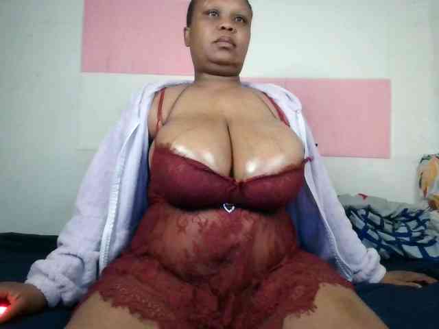 BIGTITTISXX webcam