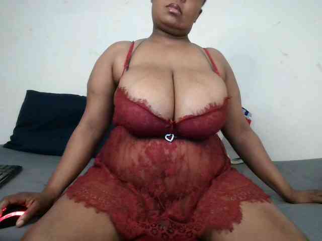 BIGTITTISXX webcam