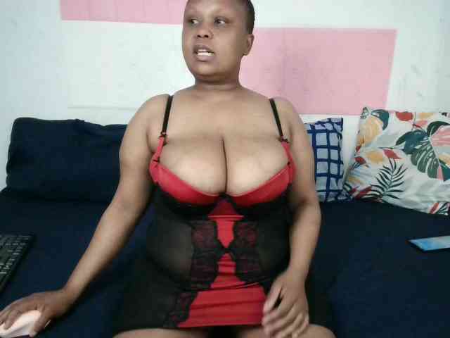 BIGTITTISXX webcam