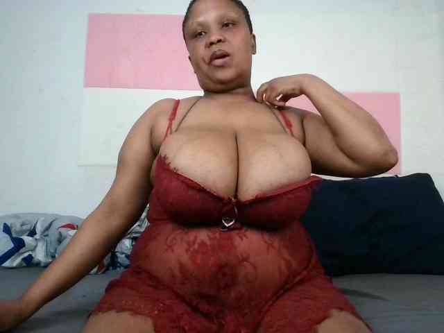 BIGTITTISXX webcam