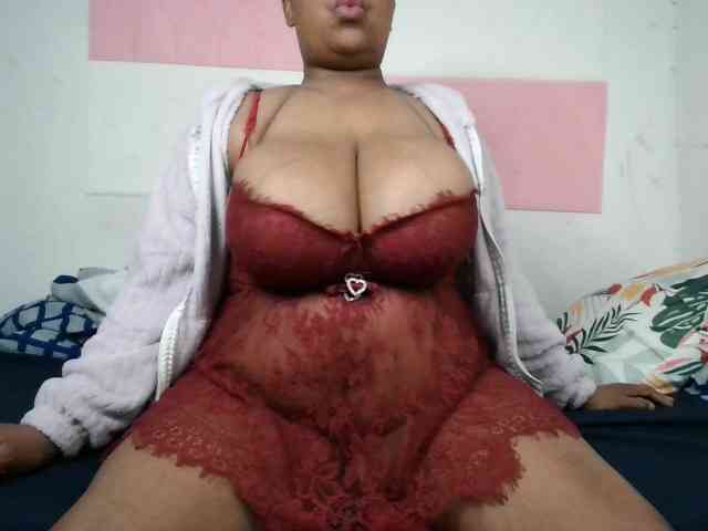 BIGTITTISXX webcam