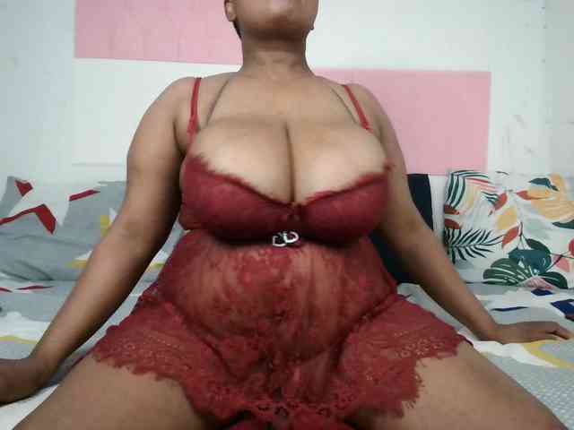BIGTITTISXX webcam
