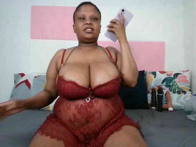 BIGTITTISXX webcam