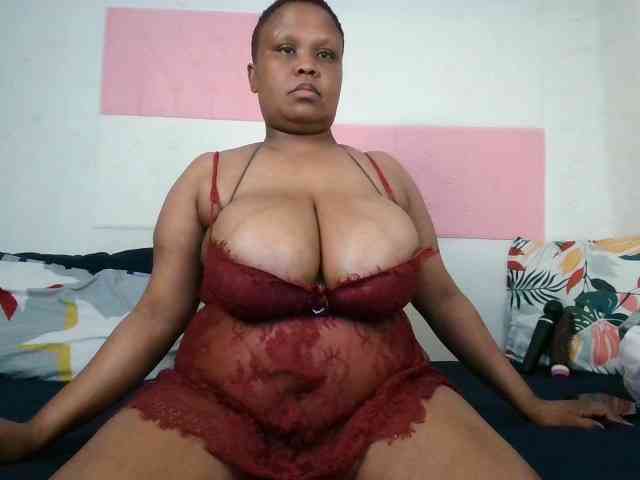 BIGTITTISXX's webcam live show