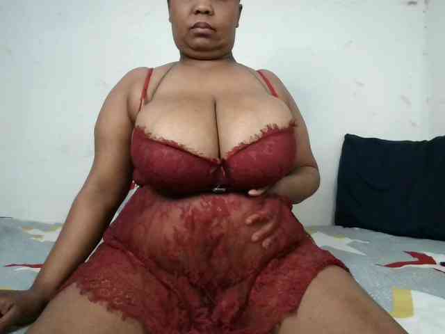 BIGTITTISXX webcam