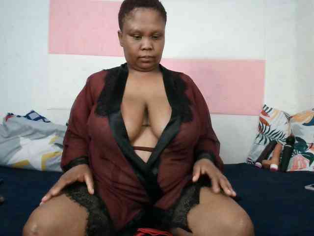 BIGTITTISXX webcam