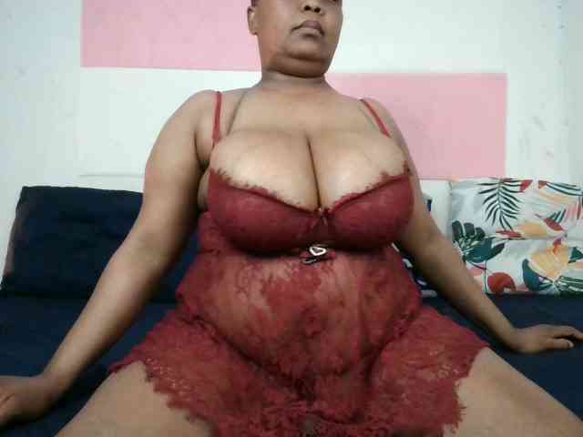 BIGTITTISXX webcam