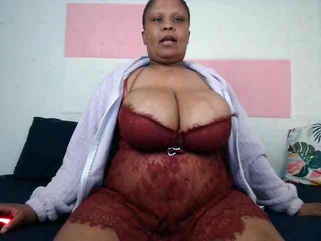 BIGTITTISXX webcam