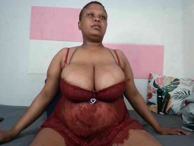 BIGTITTISXX webcam