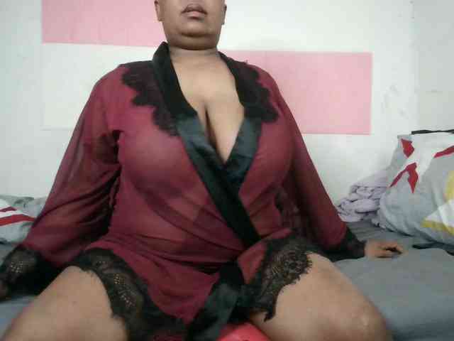 BIGTITTISXX webcam