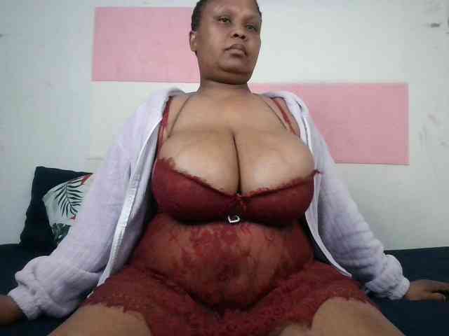 BIGTITTISXX webcam