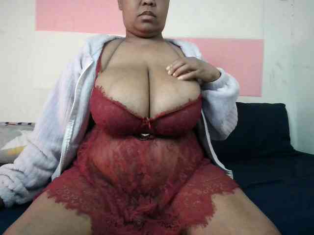 BIGTITTISXX webcam