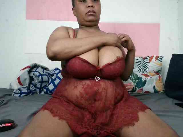 BIGTITTISXX webcam