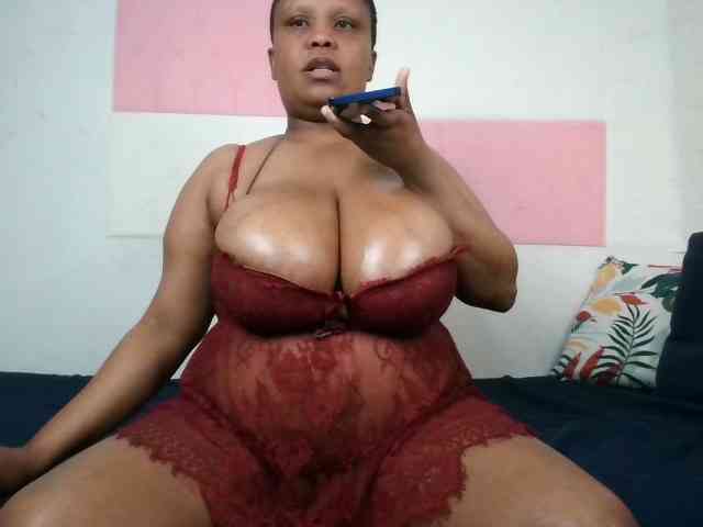 BIGTITTISXX webcam