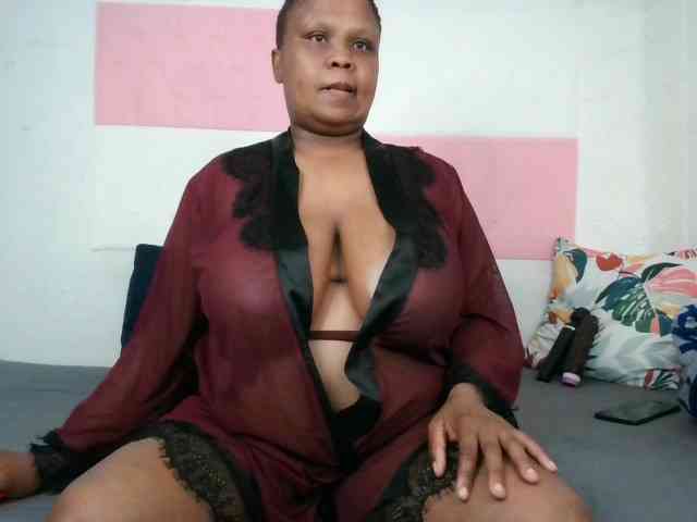 BIGTITTISXX webcam