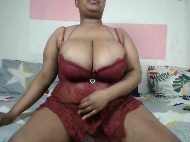 BIGTITTISXX webcam