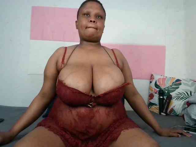 BIGTITTISXX webcam