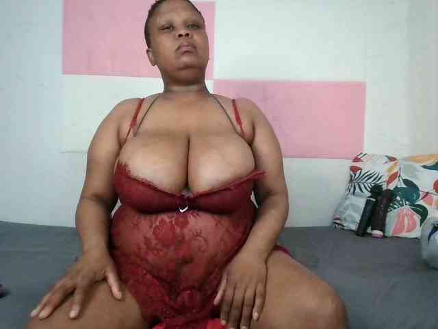 BIGTITTISXX webcam