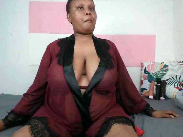 BIGTITTISXX webcam