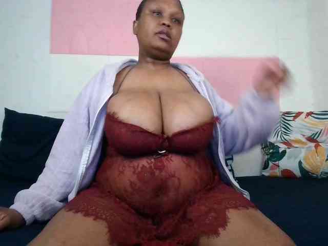 BIGTITTISXX webcam