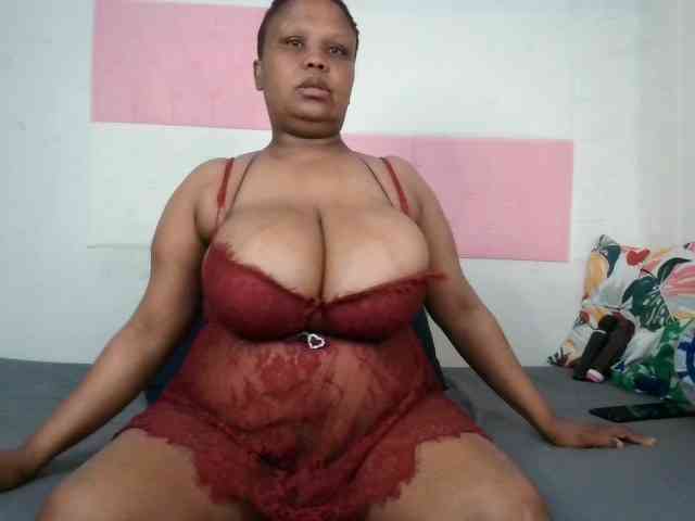 BIGTITTISXX webcam